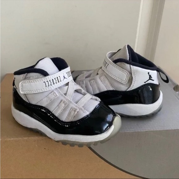 Nike Air Jordan 11 Retro TD 'Concord' Toddler Sneakers - SZ 9 C - Picture 5 of 12